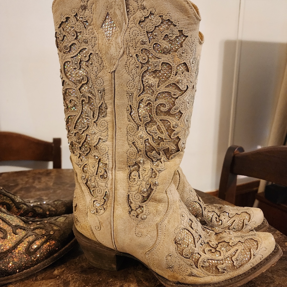 Corral boots 8.5
